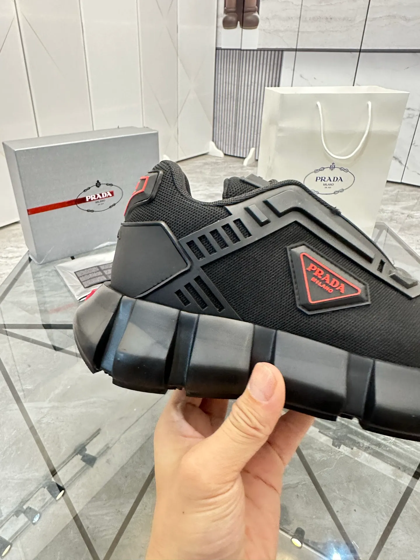 Men's shoes for sale 💰: 💰P580¥ High-end top quality Product trademark: Prada *"Prada*" low-top casual shoes Regular size: 38-45 (can be customized to 46) Product materials: imported breathable fly weave upper, professional glue-making process, breathable lining, cowhide foot pads, original ultra-light foam outsole. No.: 001